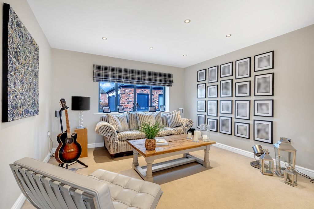 Property photo 3 of 27