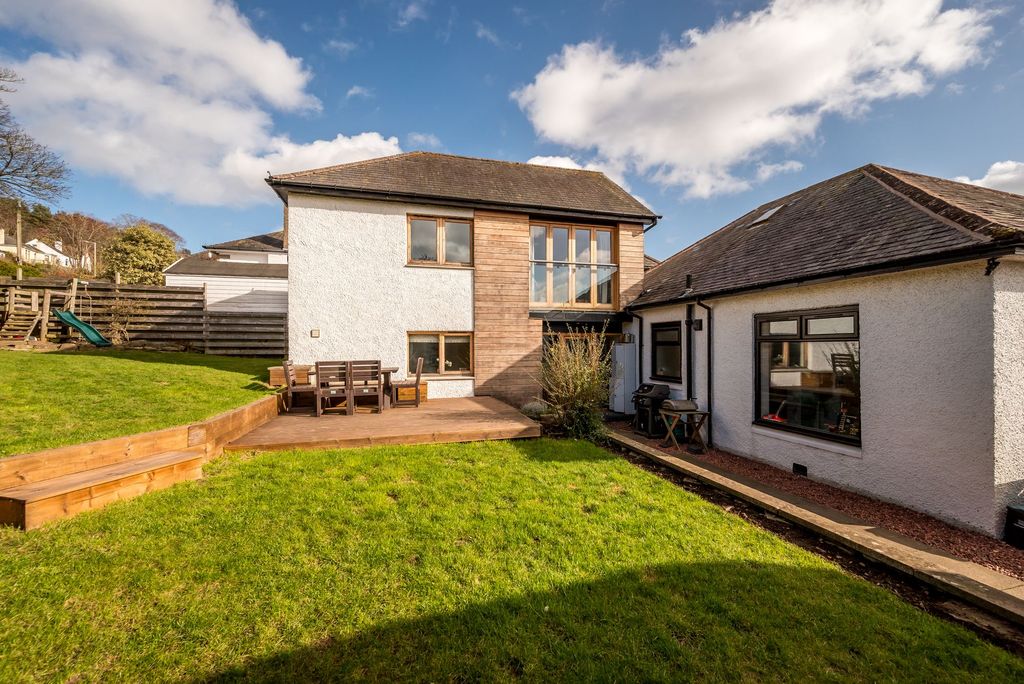 Property photo 2 of 22