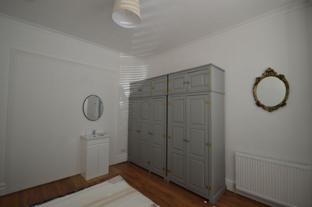 Property photo 3 of 20 Bedroom