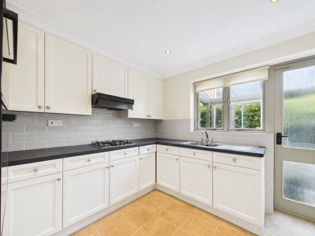 Property photo 3 of 17 83506155-cc3B-4073-933B-7A68Beb631E2