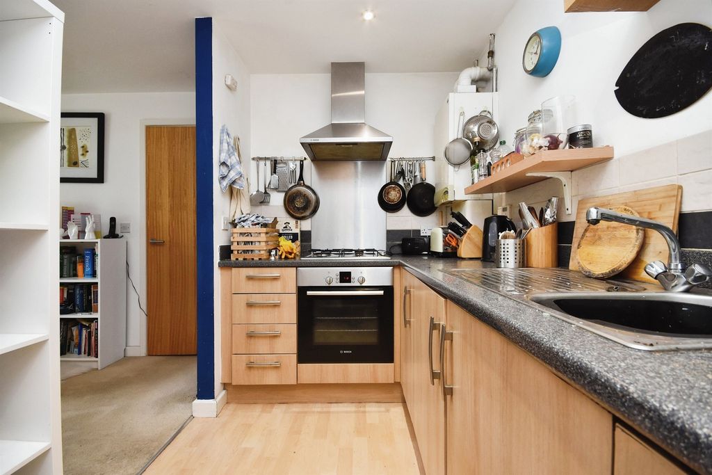 Property photo 2 of 14