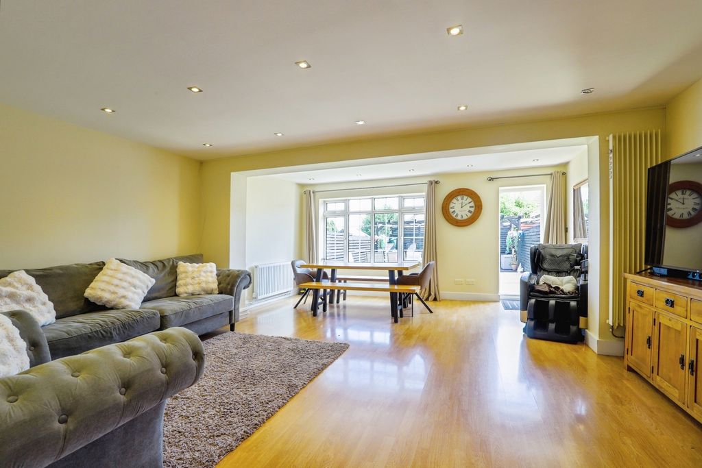 Property photo 3 of 17 Pbox-Img.Jpg