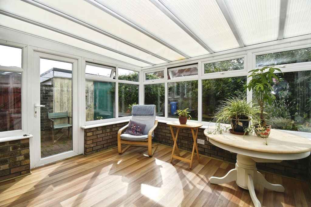 Property photo 3 of 20 Conservatory