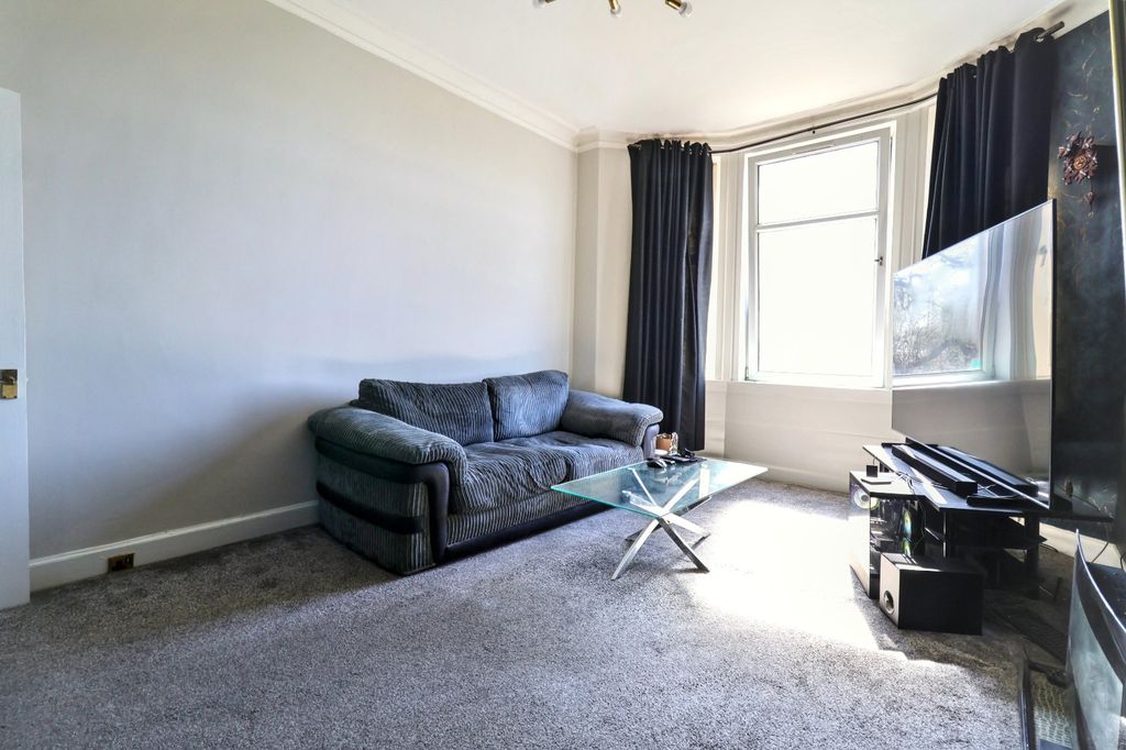 Property photo 3 of 13 Picture No. 02