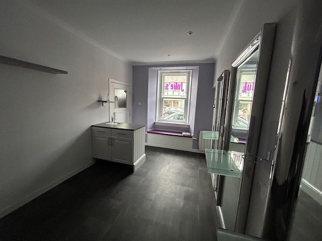 Property photo 2 of 3