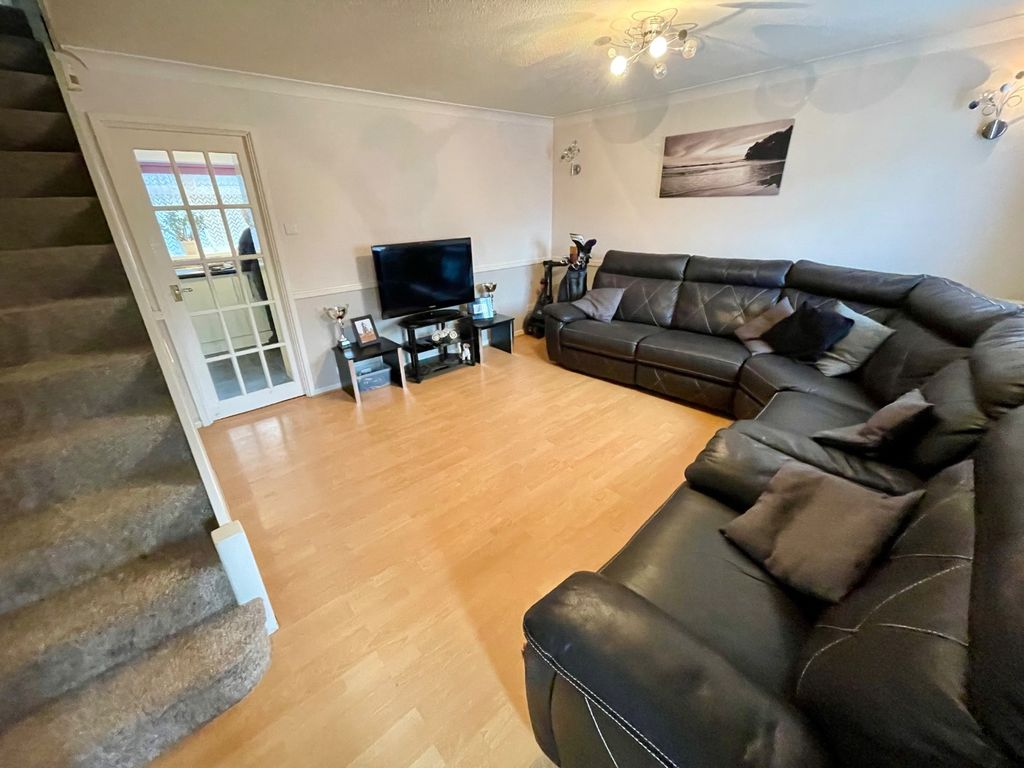 Property photo 3 of 10 4664333