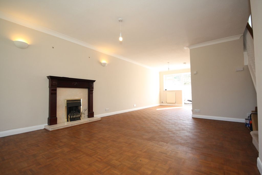Property photo 2 of 7 Living Area
