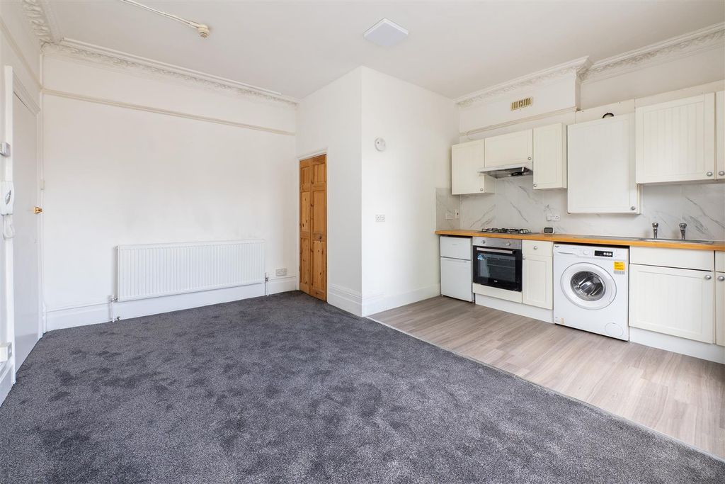 Property photo 1 of 8 St James.Jpg