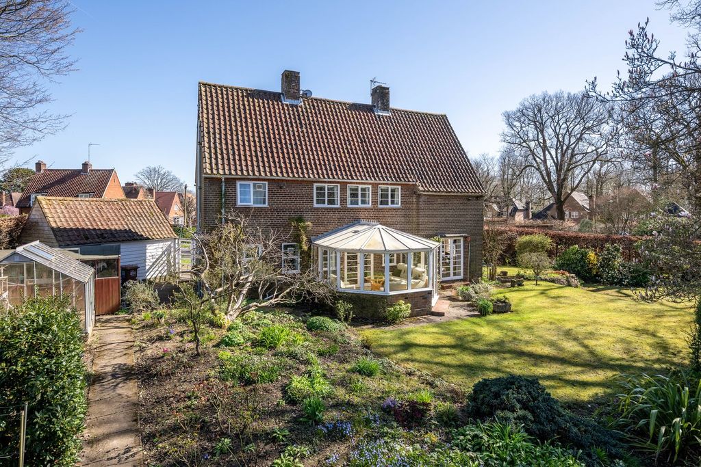 Property photo 2 of 43