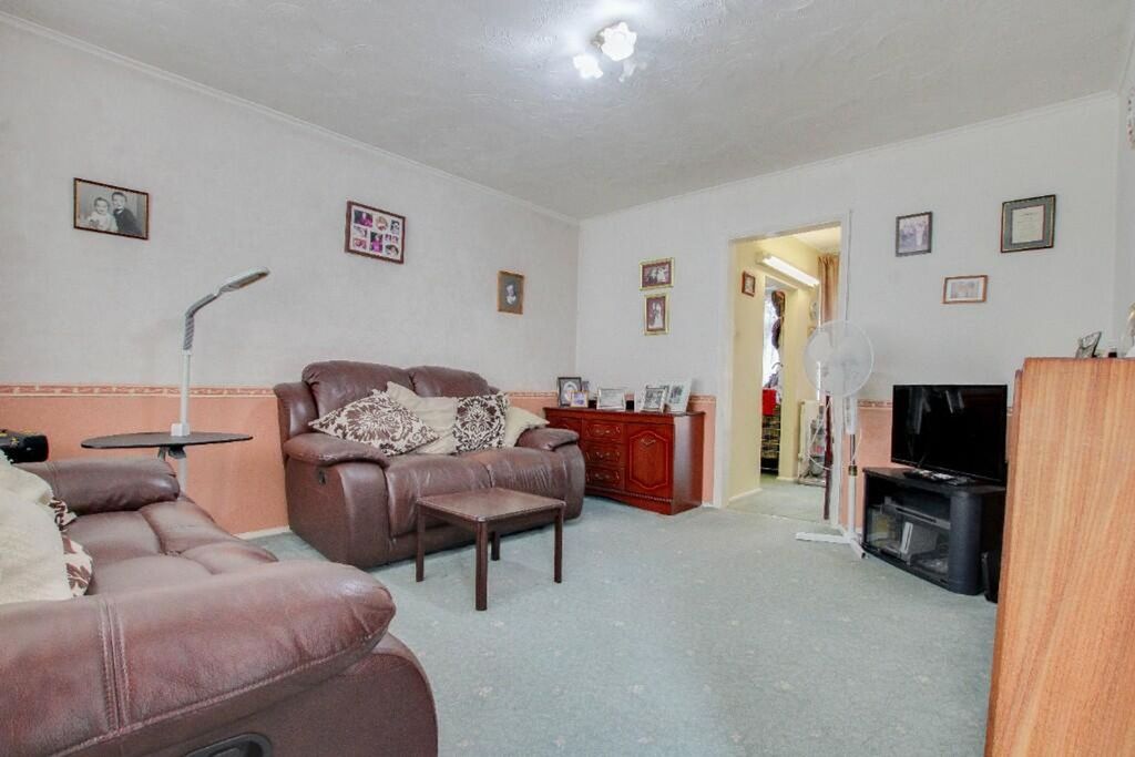 Property photo 2 of 19