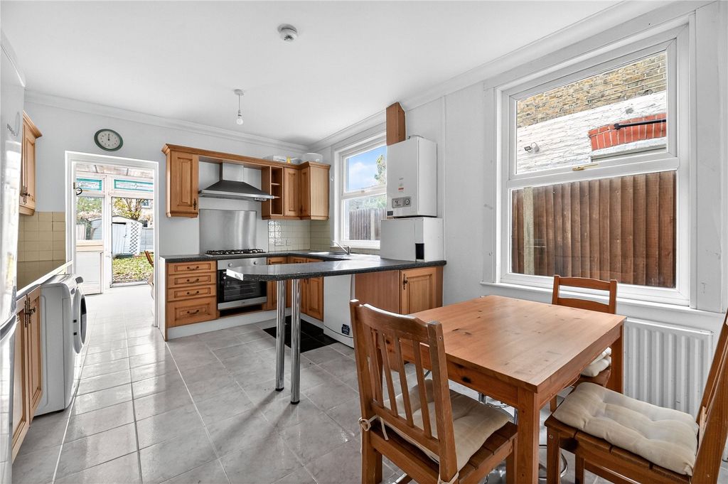 Property photo 2 of 16 Kitchen