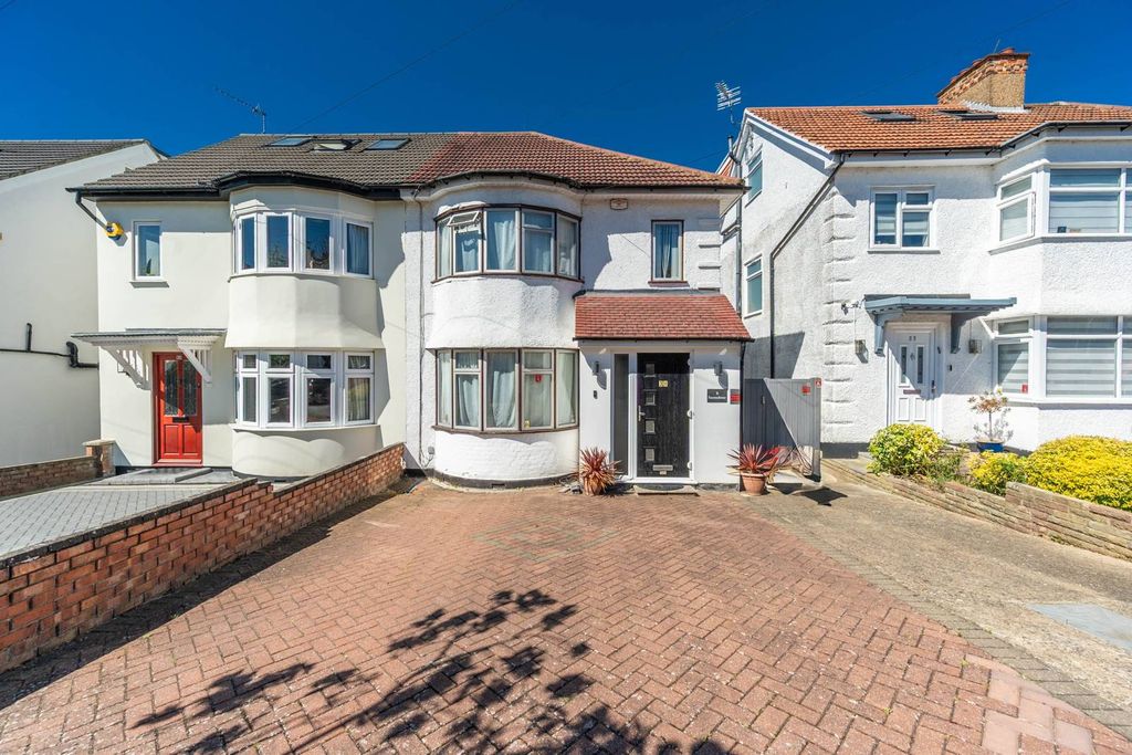 Property photo 2 of 18