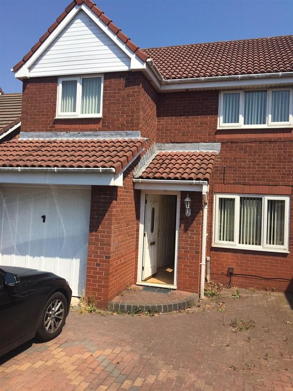 Property photo 2 of 11