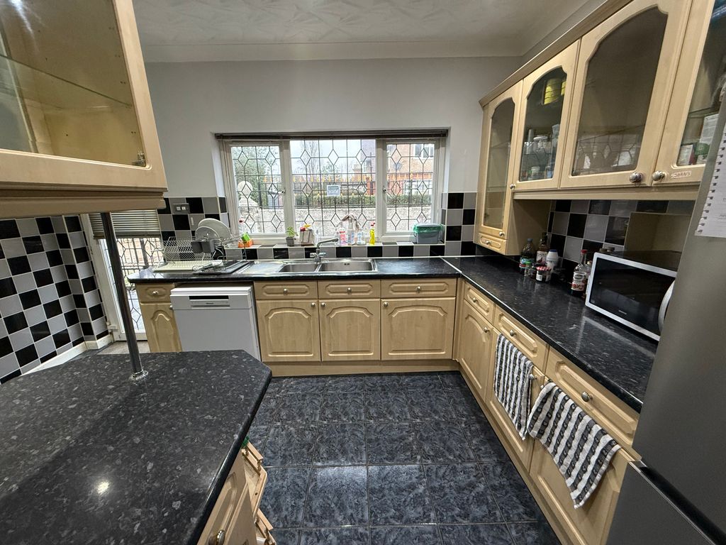 Property photo 3 of 10 Img_2001