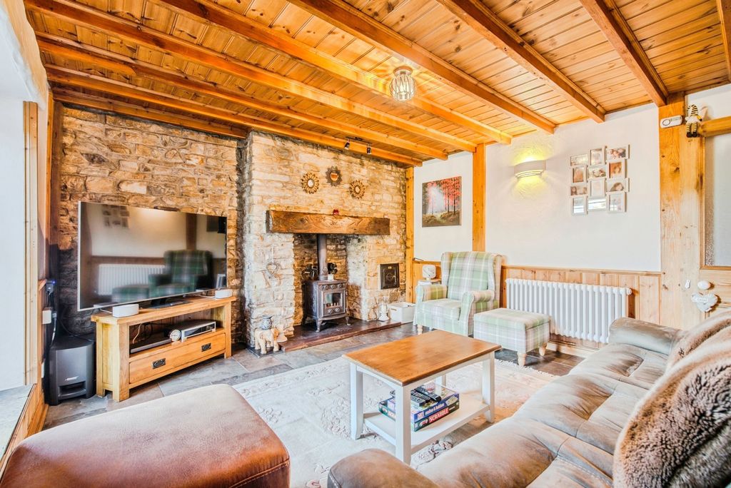 Property photo 3 of 16 Photo