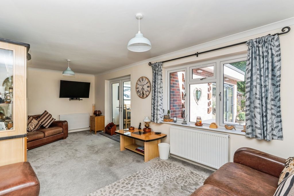 Property photo 3 of 20 Pbox-Img.Jpg