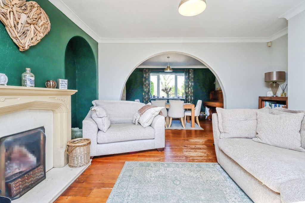 Property photo 2 of 15 Living / Dining Room