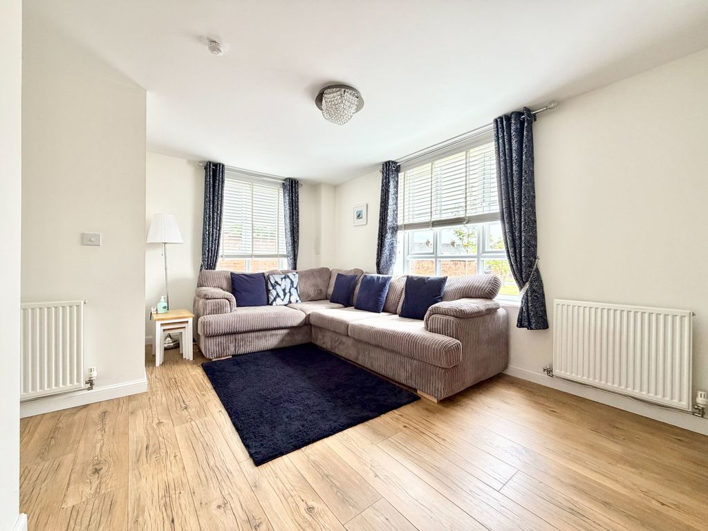 Property photo 2 of 24