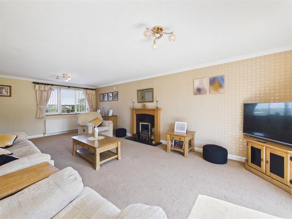 Property photo 2 of 27 Cam05476G0-Pr0297-Still023.Jpg