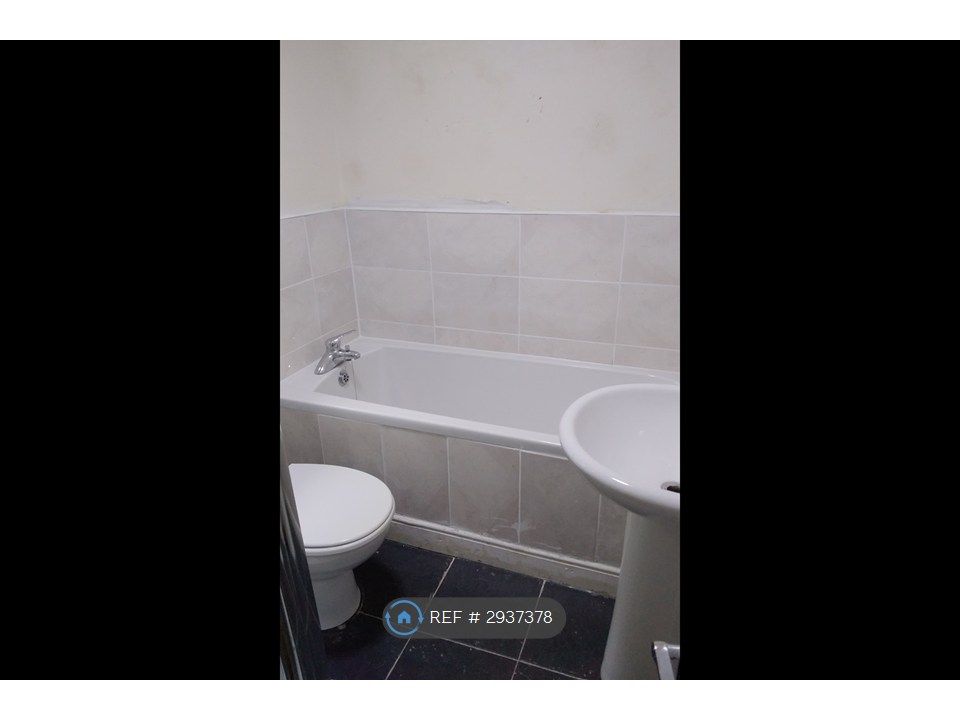 Property photo 2 of 3 Bathroom