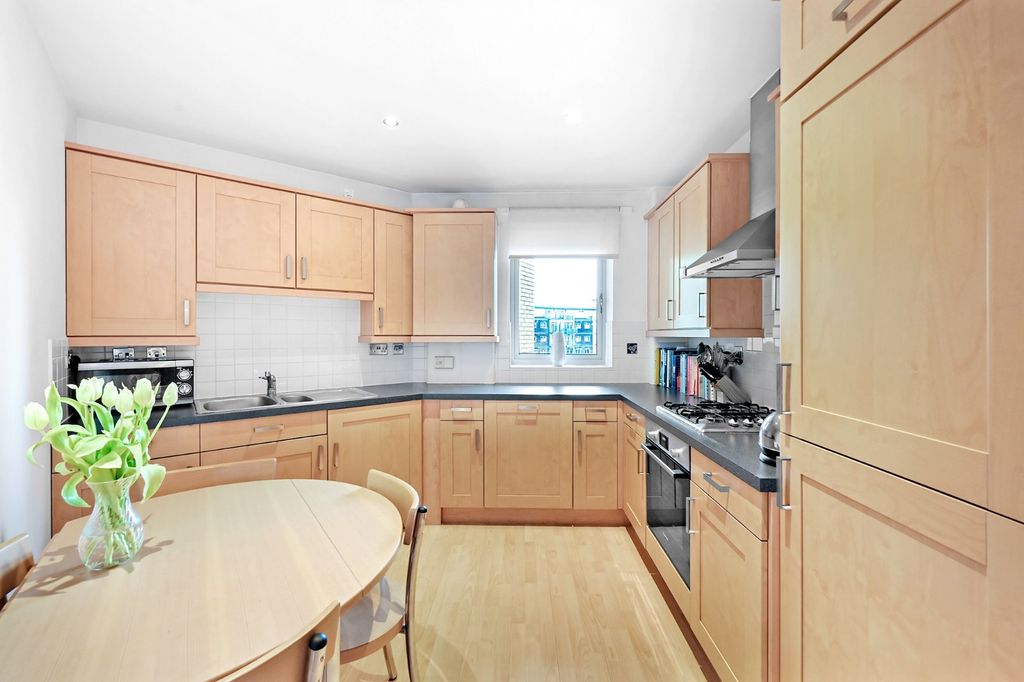 Property photo 1 of 6 Kitchen