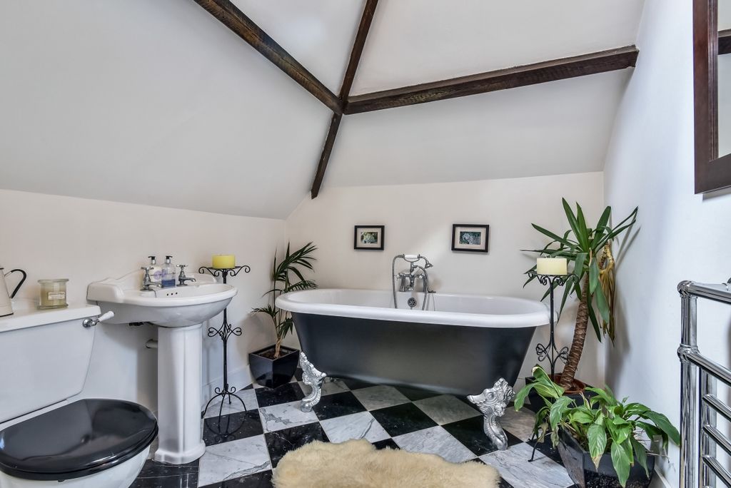 Property photo 3 of 18