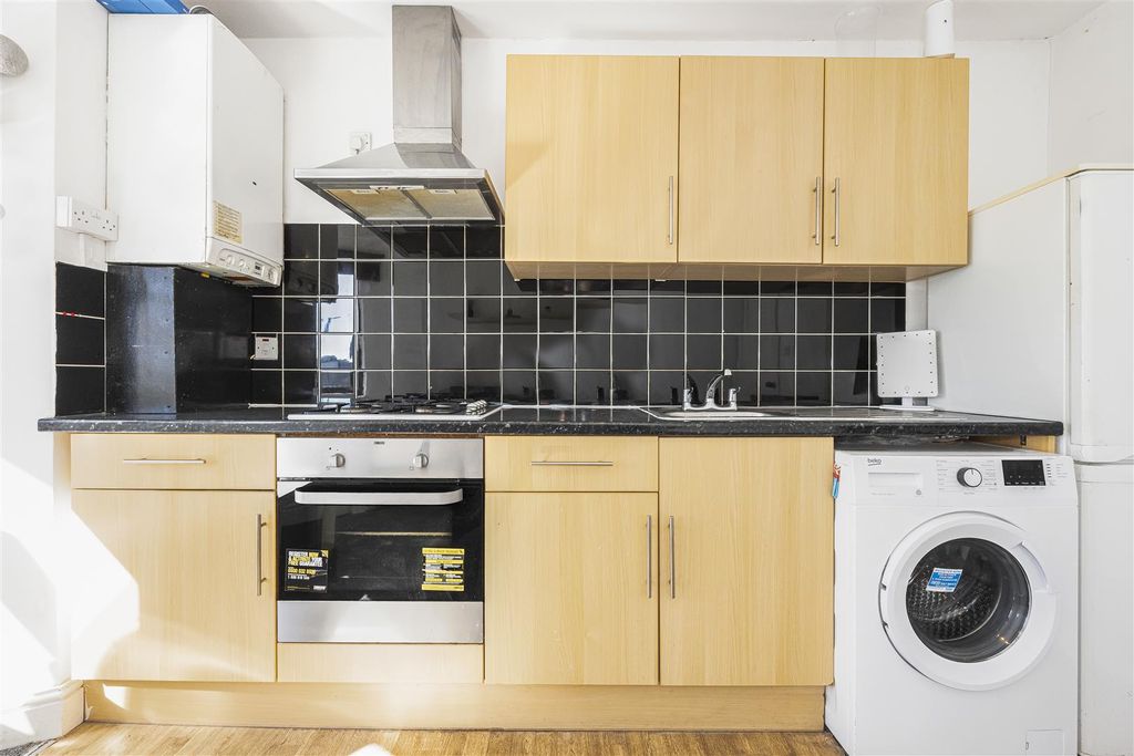 Property photo 3 of 10 3