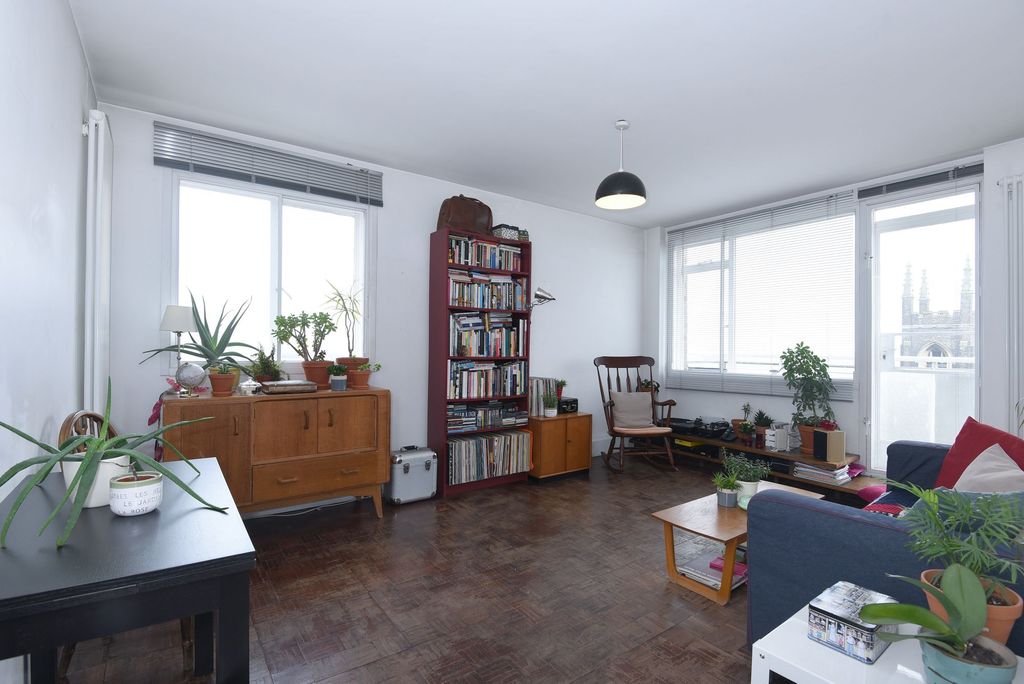 Property photo 1 of 4