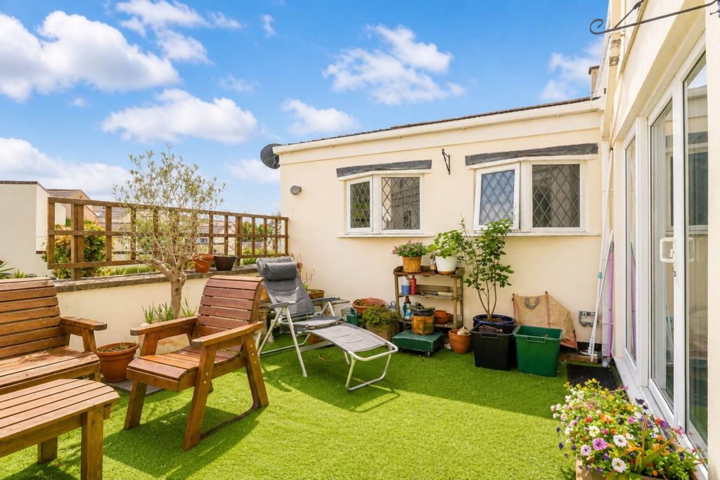 Property photo 3 of 16