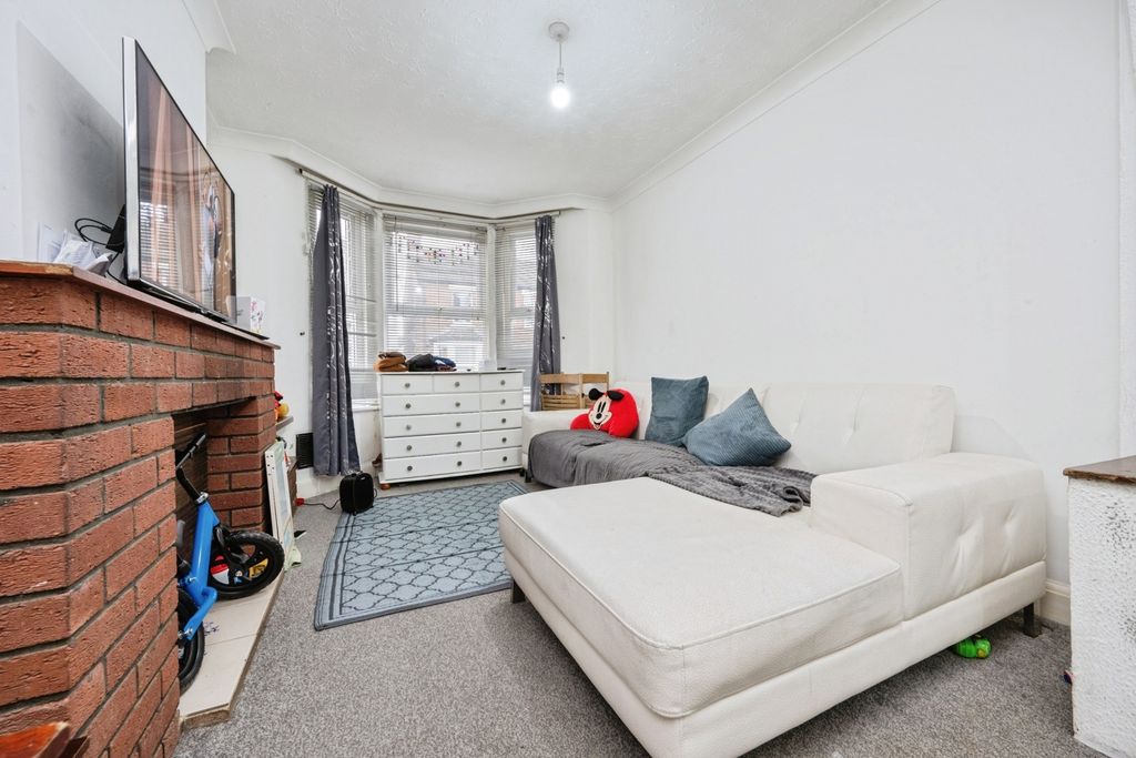 Property photo 2 of 20 Pbox-Img.Jpg