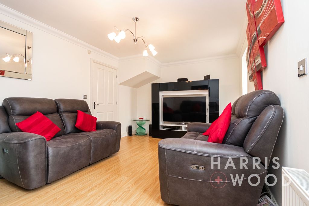 Property photo 3 of 18 4164997