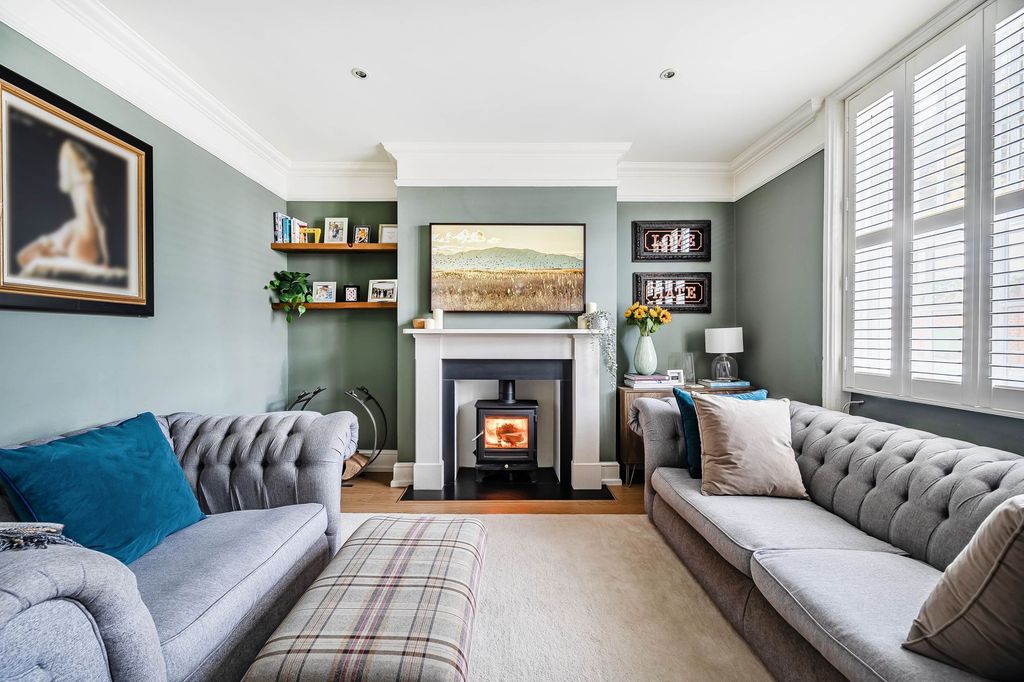 Property photo 2 of 16