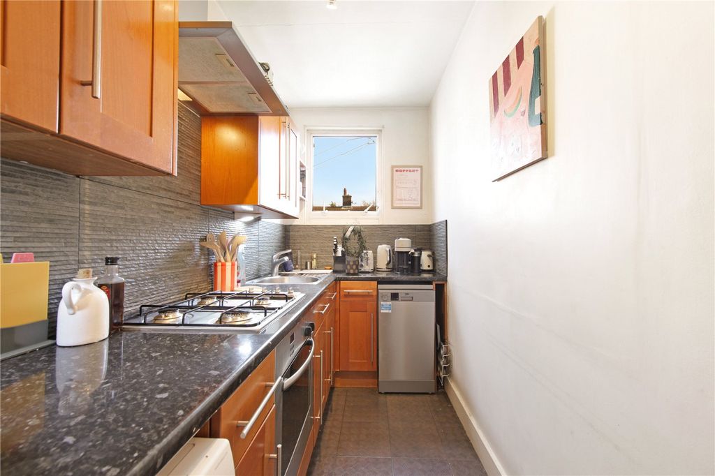 Property photo 3 of 7 Picture No. 27
