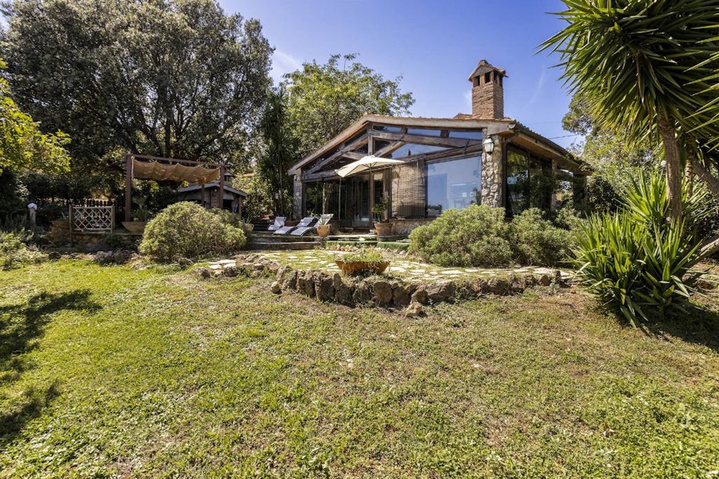 Property photo 1 of 23