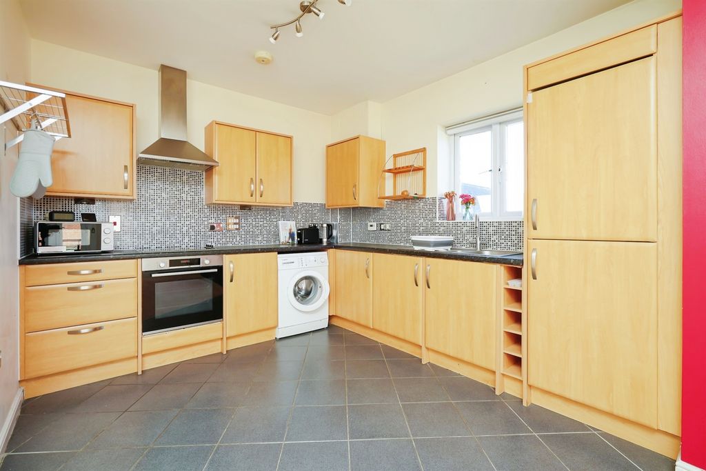 Property photo 2 of 16