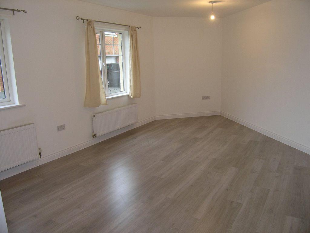 Property photo 2 of 6 Lounge