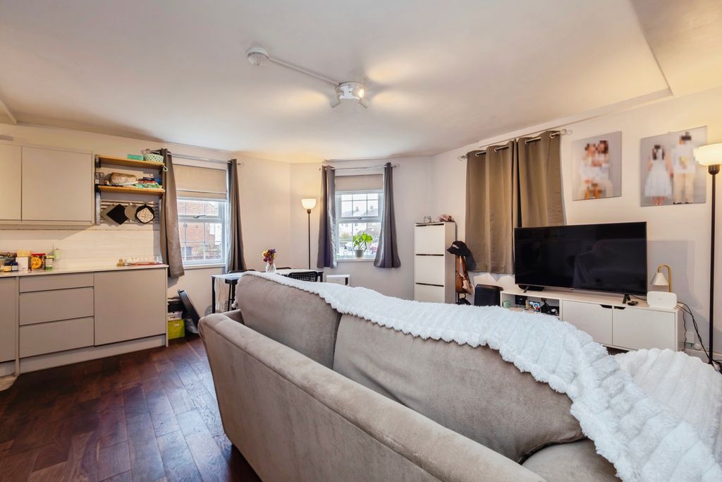 Property photo 3 of 11 Photo