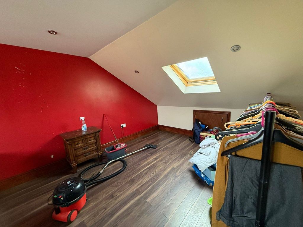 Property photo 2 of 7 Gallery