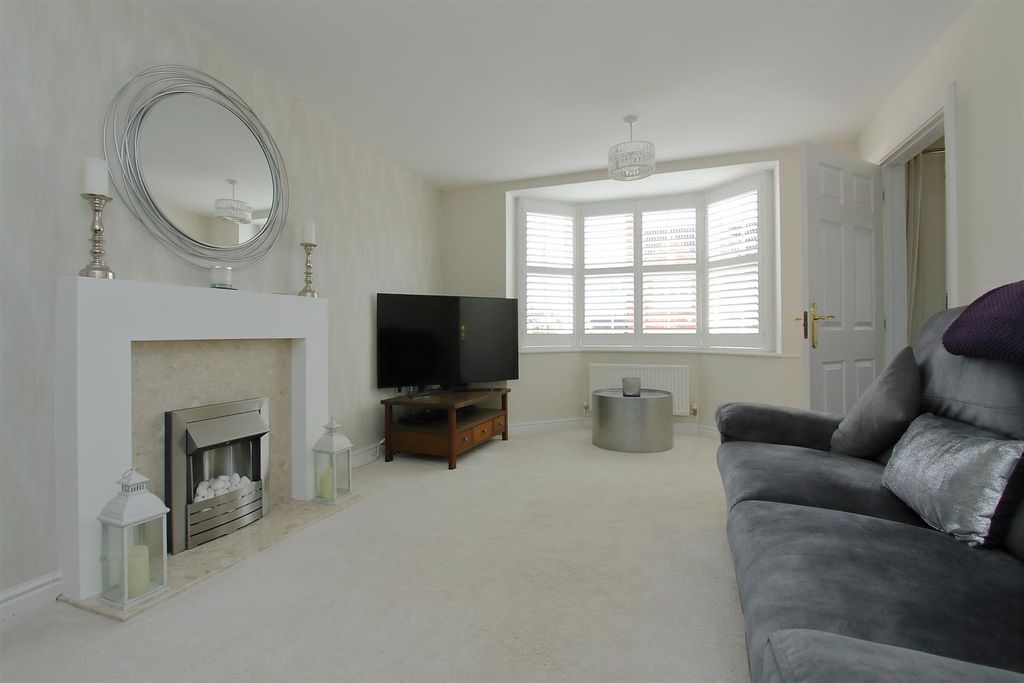 Property photo 3 of 24 39 St Birstan Ph15.Jpg