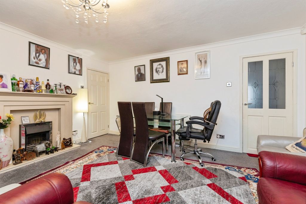 Property photo 3 of 12