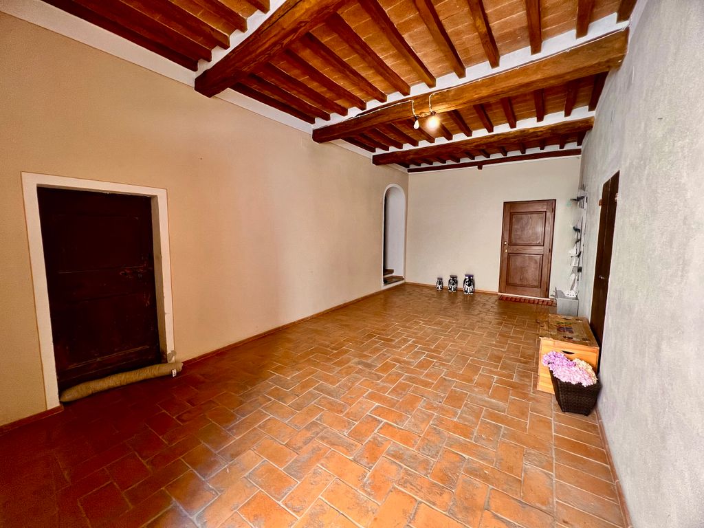 Property photo 2 of 36
