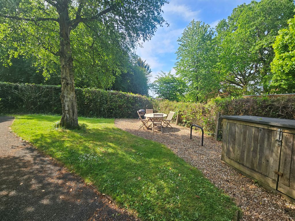 Property photo 2 of 23