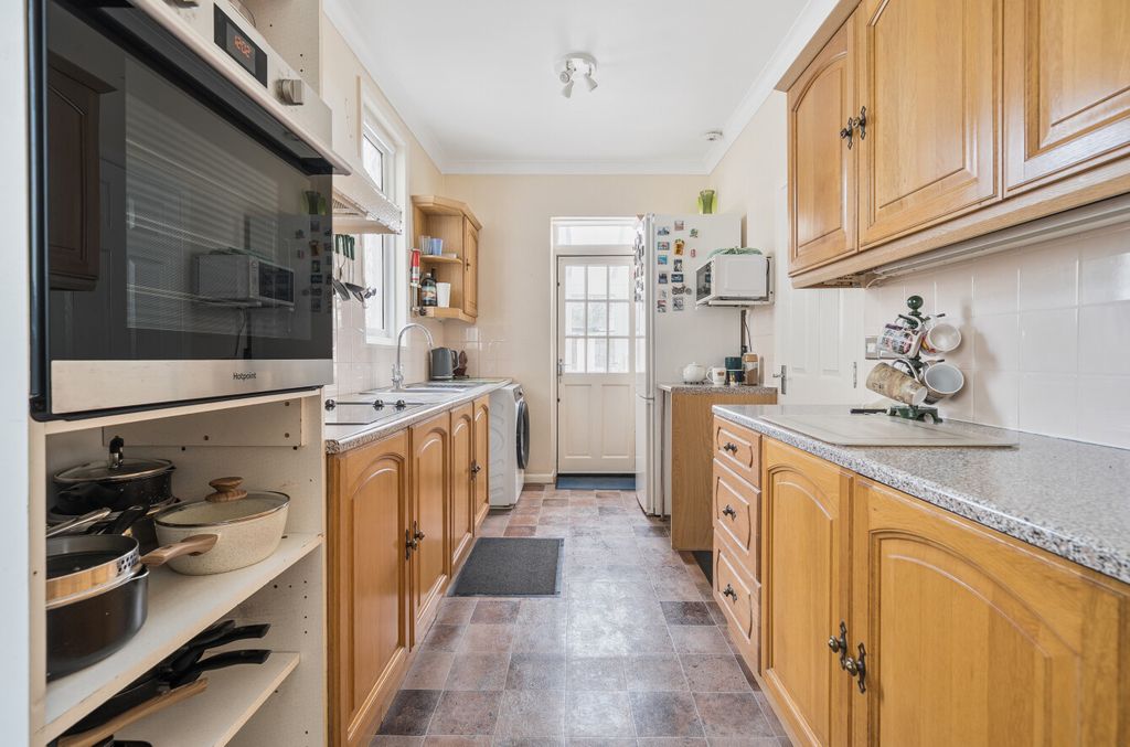 Property photo 3 of 15 1404268-6-6978c98...