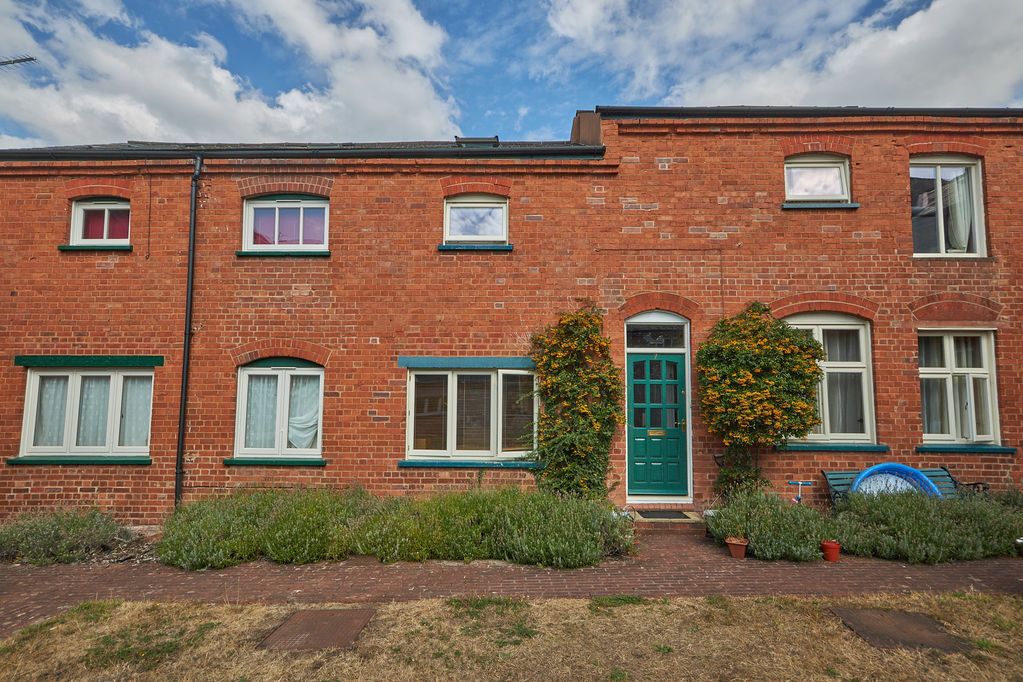 Property photo 1 of 12 Front