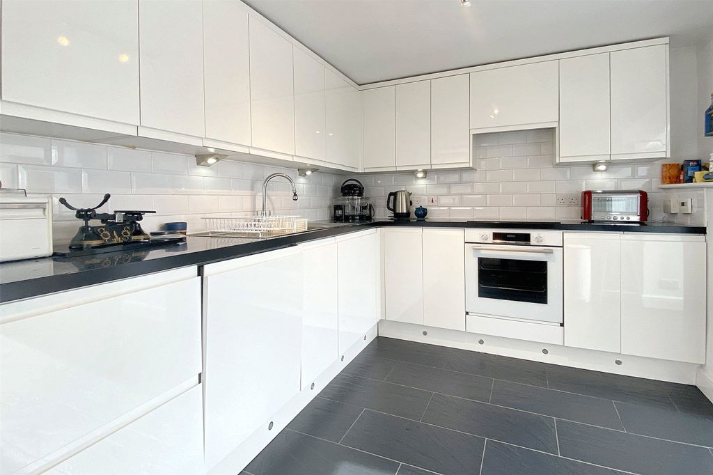 Property photo 3 of 19 3 - Picture No. 03
