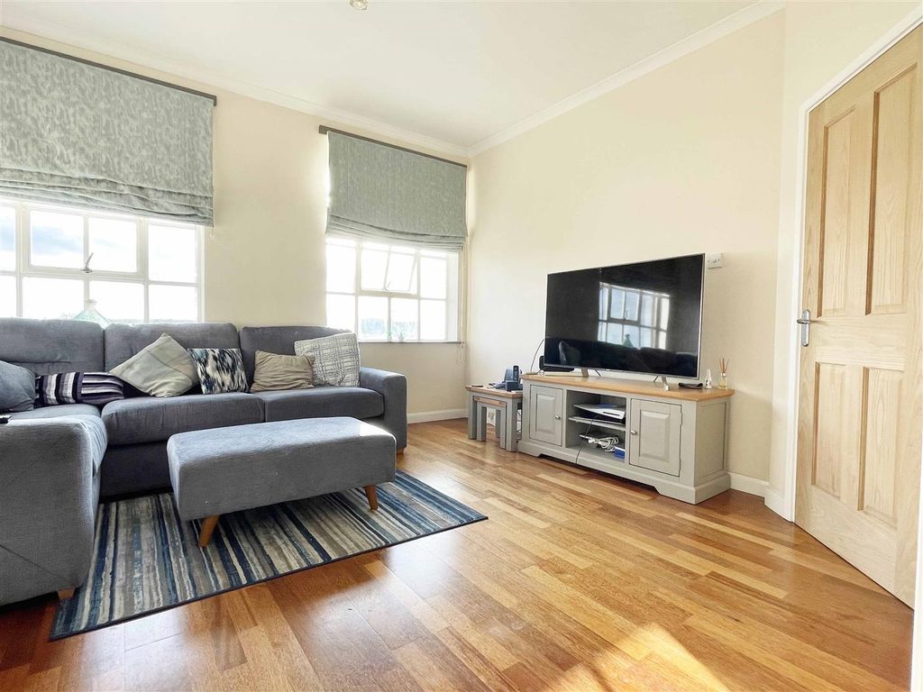 Property photo 2 of 15 l5.Jpg