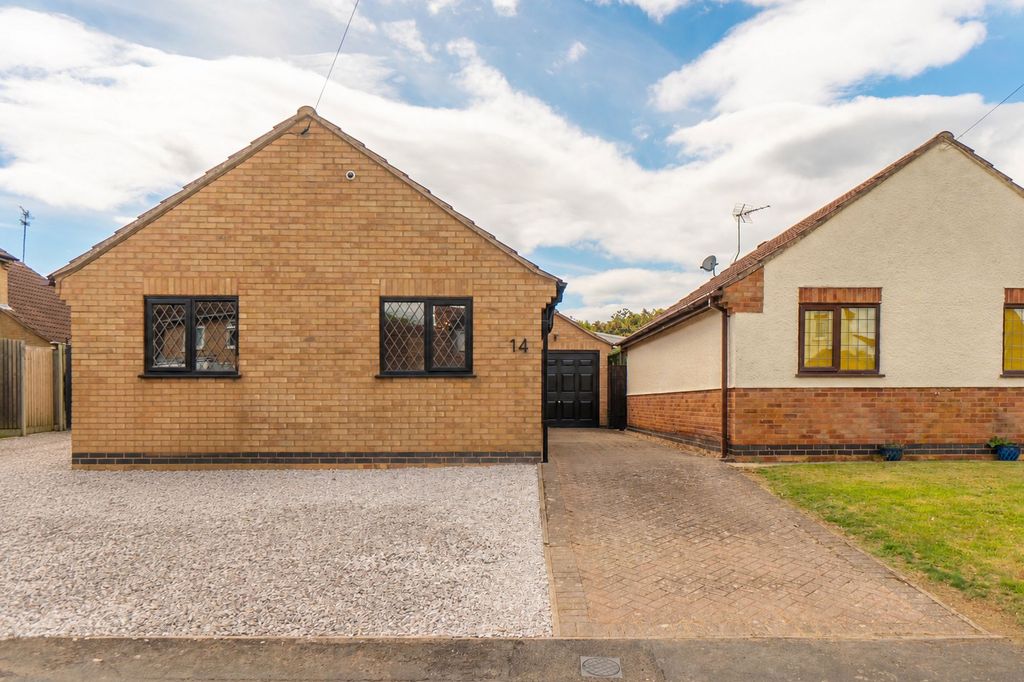 Property photo 1 of 28