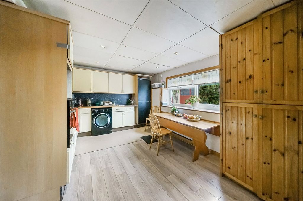 Property photo 3 of 20 Kitchen