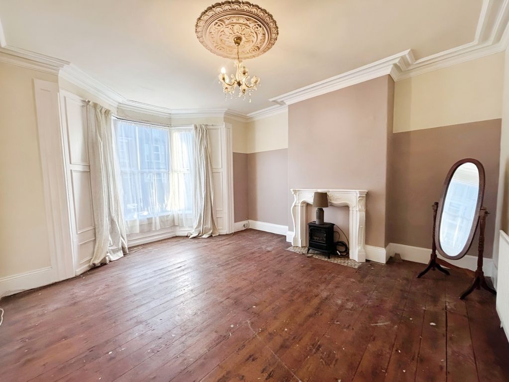Property photo 1 of 15 4355660