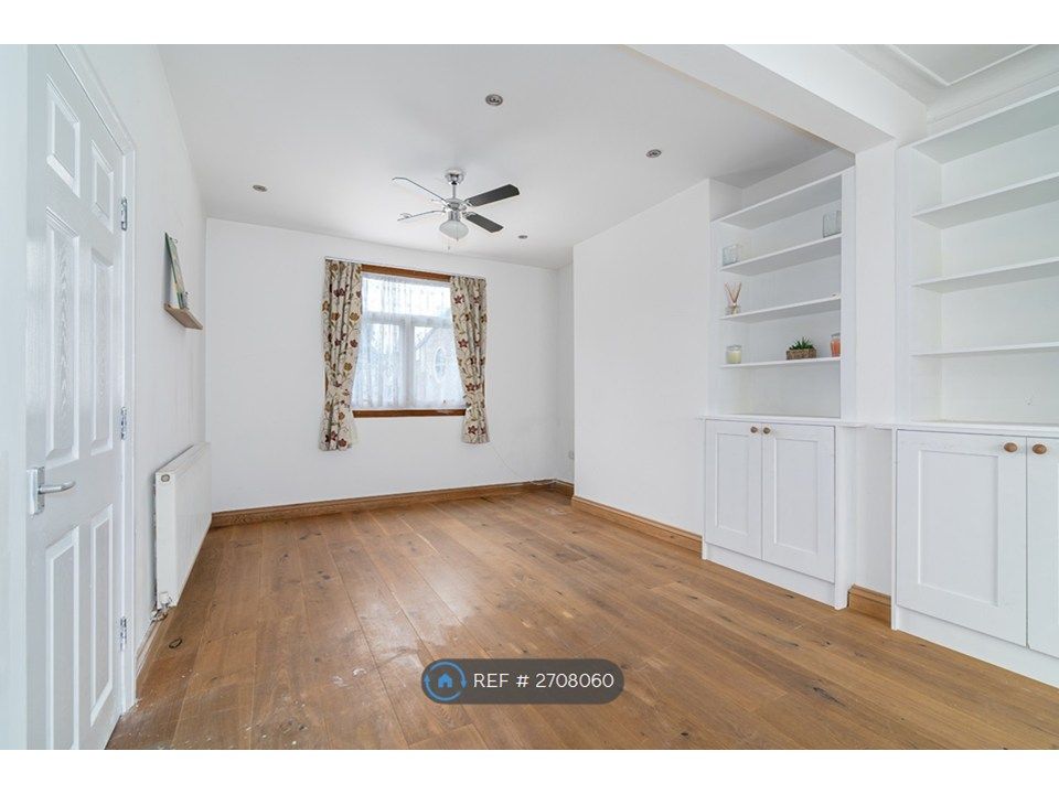 Property photo 2 of 14 Lounge